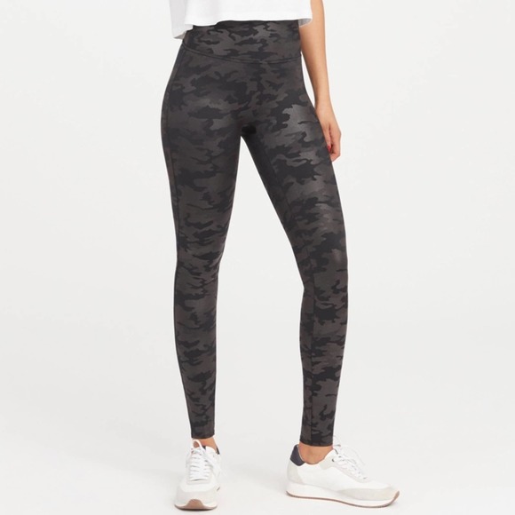 Spanx Womens Faux Leather Camo Leggings 